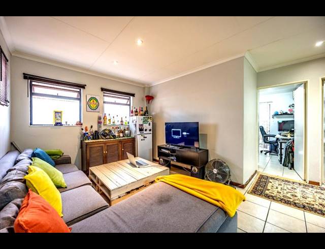 2 BEDROOM APARTMENT FOR SALE IN HATFIELD